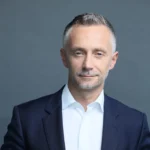 na zdjęciu znajduje się Tomasz Németh, Dyrektor Generalny, Prezes Zarządu Gedeon Richter Polska
