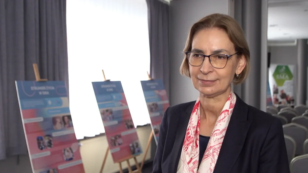 na zdjęciu znajduje się prof. dr hab. n. med. Anna Kostera-Pruszczyk, kierownik Katedry i Kliniki Neurologii, Centralny Szpital Kliniczny UCK WUM