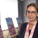 na zdjęciu znajduje się prof. dr hab. n. med. Anna Kostera-Pruszczyk, kierownik Katedry i Kliniki Neurologii, Centralny Szpital Kliniczny UCK WUM